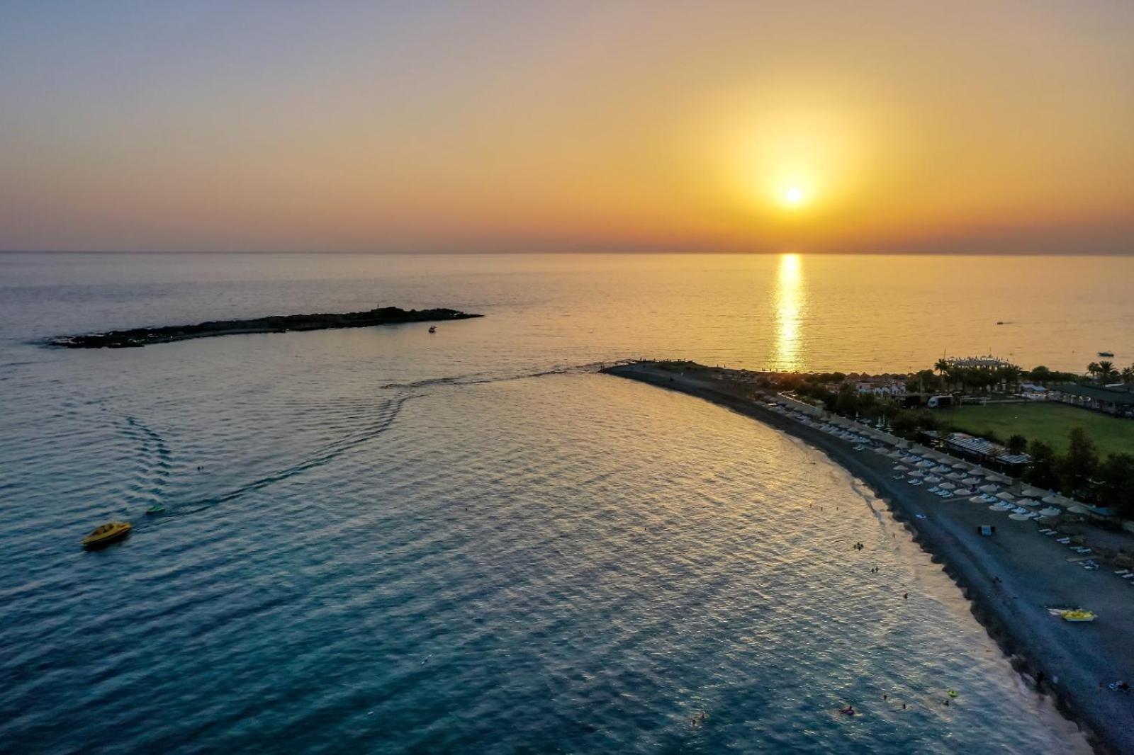 The Marilis Hill Resort Hotel & Spa Ultra All Inclusive Окурджалар Екстериор снимка